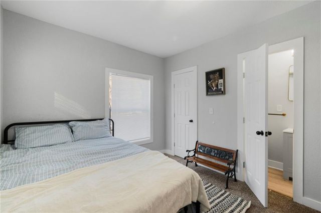 8711 E Smart Avenue, Independence, MO 64053