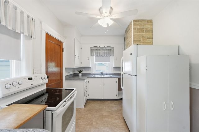 127 Glendale St, Worcester, MA 01602