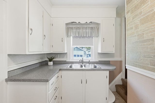127 Glendale St, Worcester, MA 01602