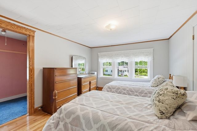 127 Glendale St, Worcester, MA 01602