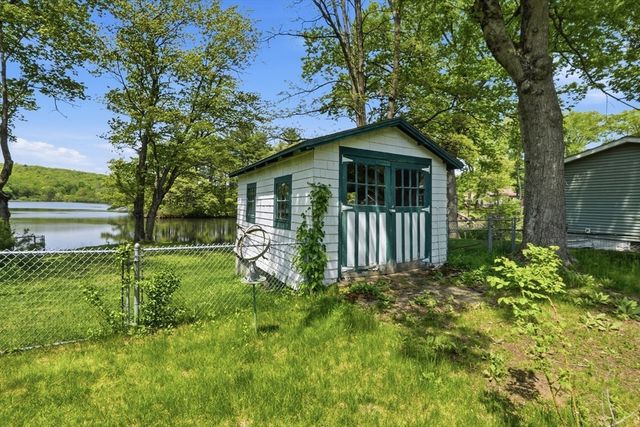 127 Glendale St, Worcester, MA 01602