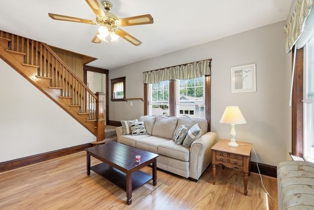 127 Glendale St, Worcester, MA 01602