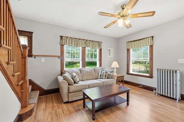 127 Glendale St, Worcester, MA 01602