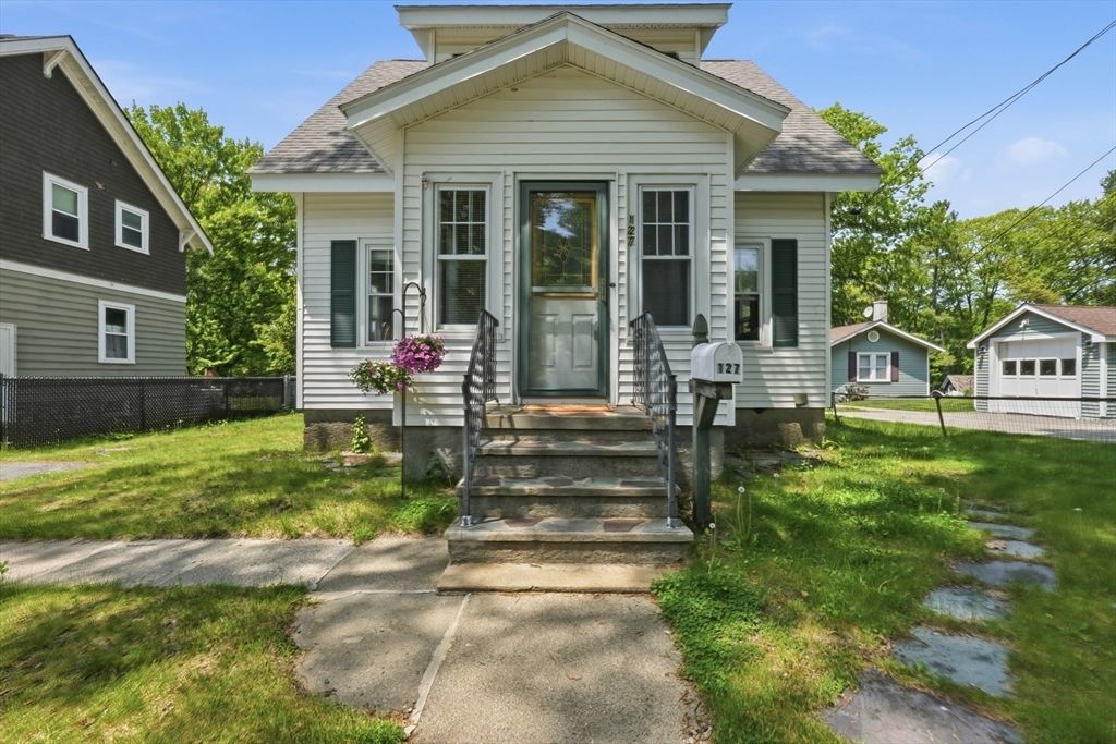 127 Glendale St, Worcester, MA 01602