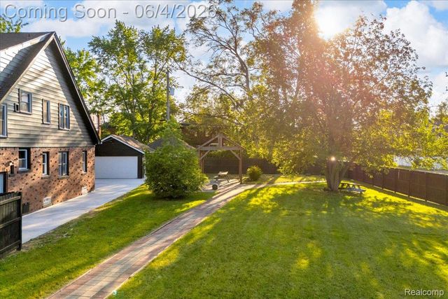 17201 Northlawn Street, Detroit, MI 48221
