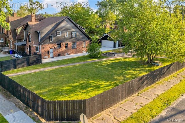 17201 Northlawn Street, Detroit, MI 48221