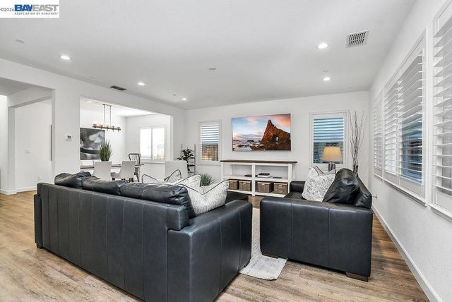 733 Jennifer St, Brentwood, CA 94513