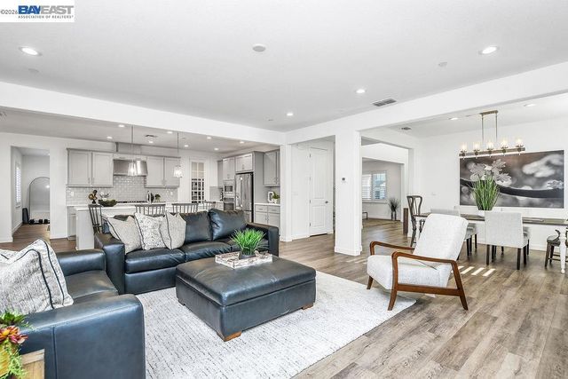 733 Jennifer St, Brentwood, CA 94513