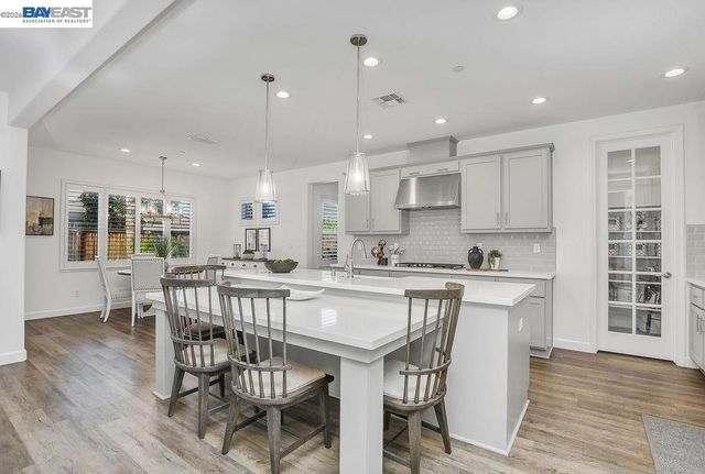 733 Jennifer St, Brentwood, CA 94513