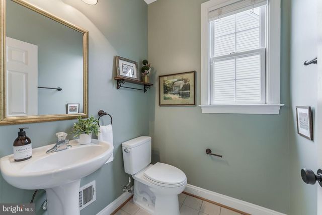 22876 ASHTON WOODS DR, Brambleton, VA 20148