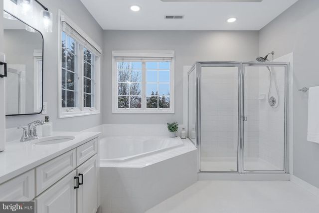 22876 ASHTON WOODS DR, Brambleton, VA 20148