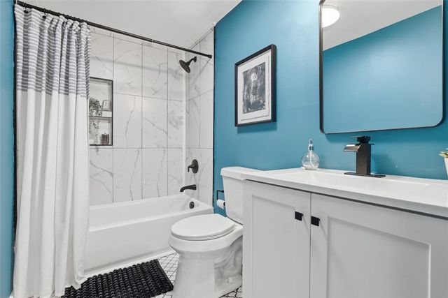 306 Fayette Dr, Cranberry Twp, PA 16066