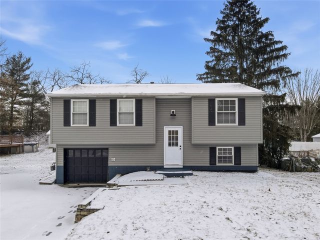 306 Fayette Dr, Cranberry Twp, PA 16066