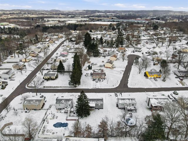 306 Fayette Dr, Cranberry Twp, PA 16066