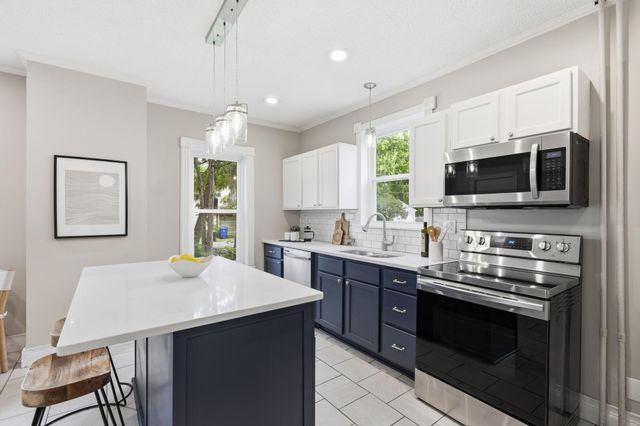 811 Watson Avenue, Saint Paul, MN 55102