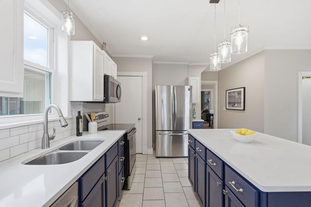 811 Watson Avenue, Saint Paul, MN 55102