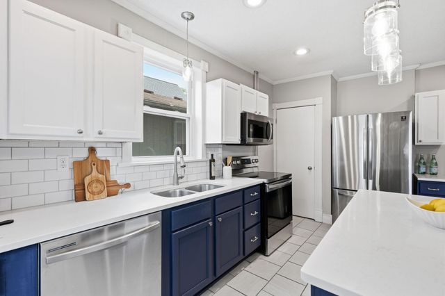 811 Watson Avenue, Saint Paul, MN 55102