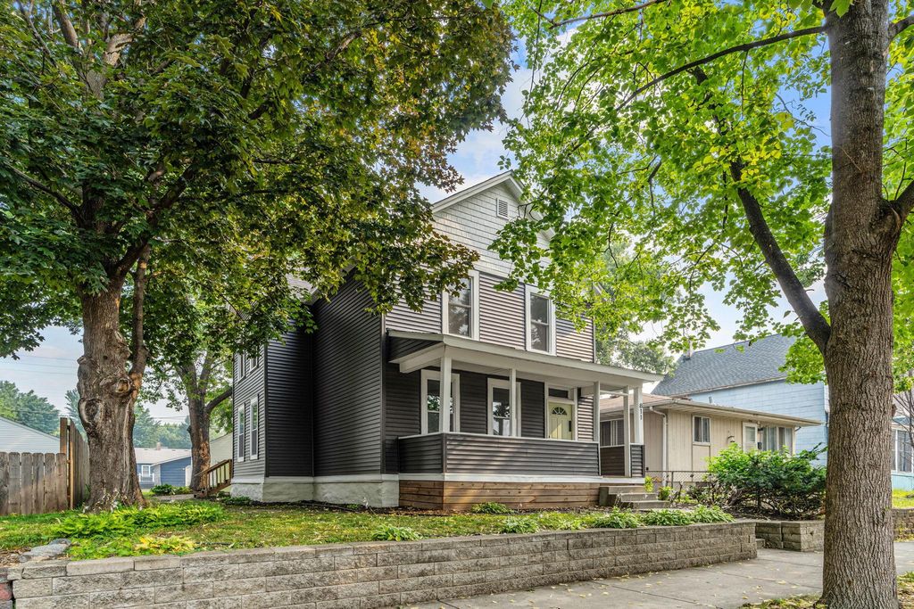 811 Watson Avenue, Saint Paul, MN 55102