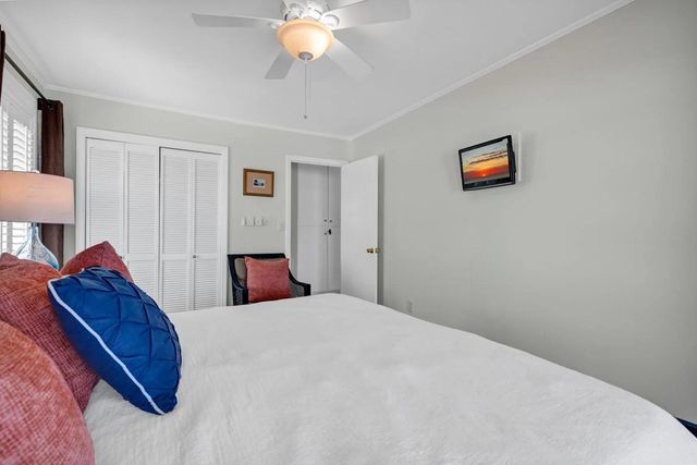 142 Palmetto Boulevard, Edisto Island, SC 29438