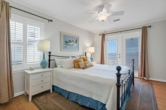 142 Palmetto Boulevard, Edisto Island, SC 29438