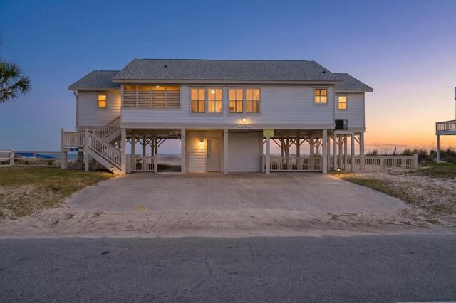 142 Palmetto Boulevard, Edisto Island, SC 29438