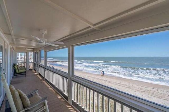 142 Palmetto Boulevard, Edisto Island, SC 29438