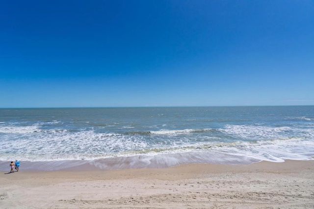 142 Palmetto Boulevard, Edisto Island, SC 29438