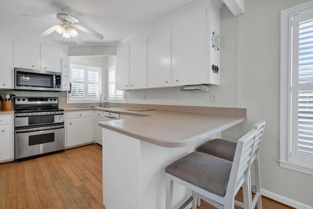 142 Palmetto Boulevard, Edisto Island, SC 29438