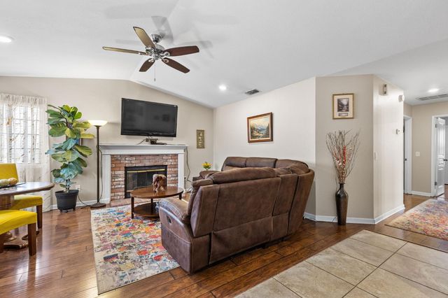 675 Young Way, Roseville, CA 95678