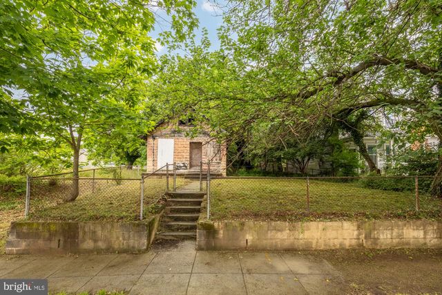 4340 DOUGLAS ST NE, Washington, DC 20019