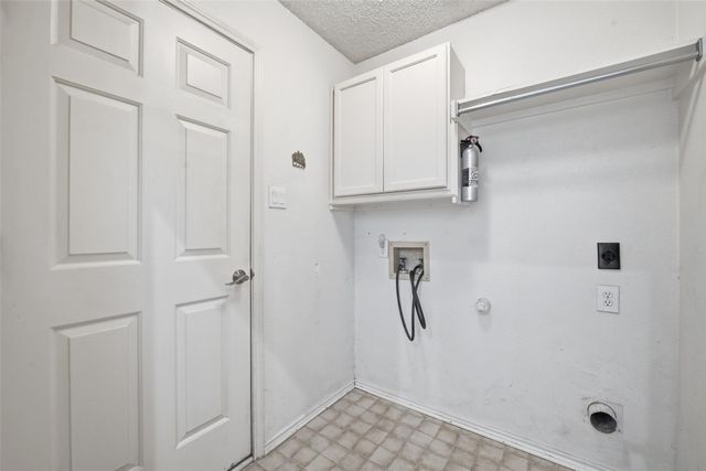 934 Highgate Drive, Lewisville, TX 75067