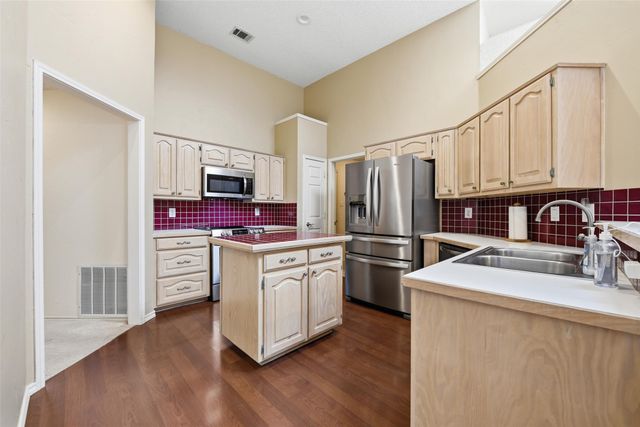 934 Highgate Drive, Lewisville, TX 75067