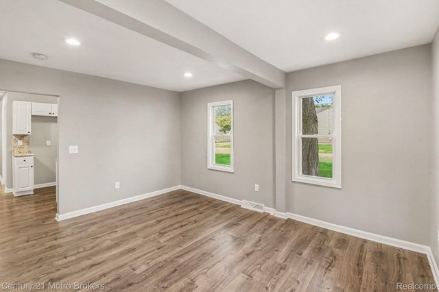 2089 Brady Avenue, Burton, MI 48529