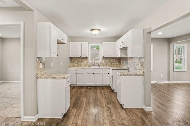 2089 Brady Avenue, Burton, MI 48529