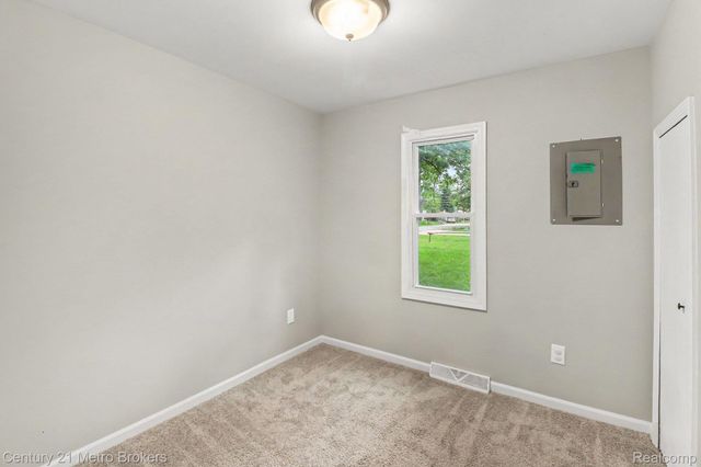 2089 Brady Avenue, Burton, MI 48529