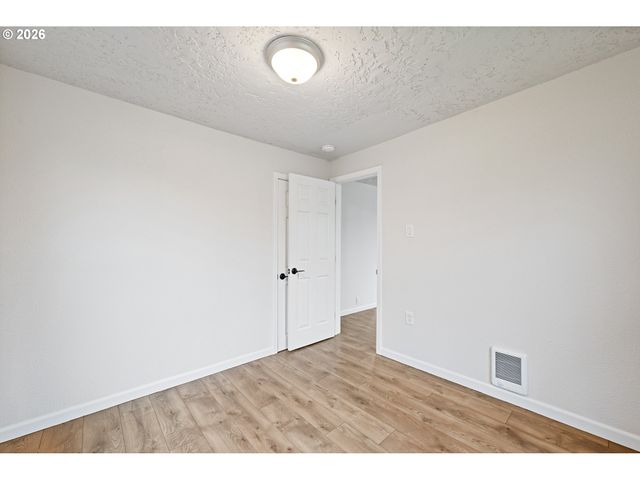 316 15TH Ave, Longview, WA 98632