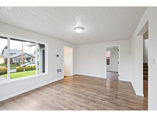 316 15TH Ave, Longview, WA 98632