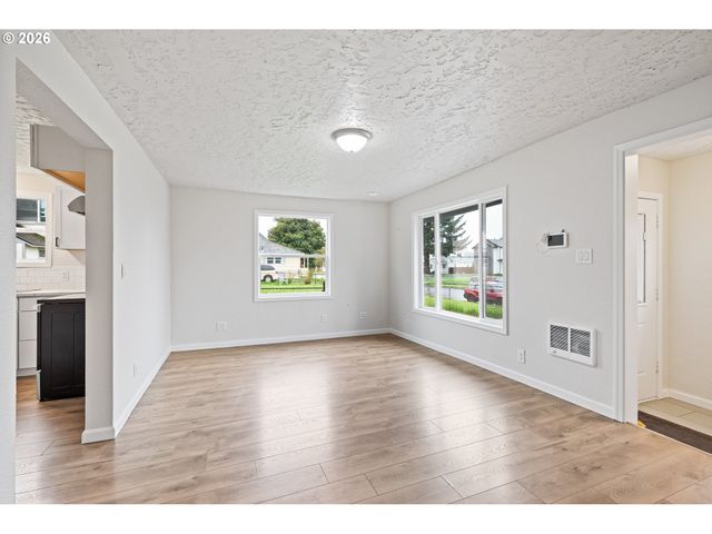 316 15TH Ave, Longview, WA 98632