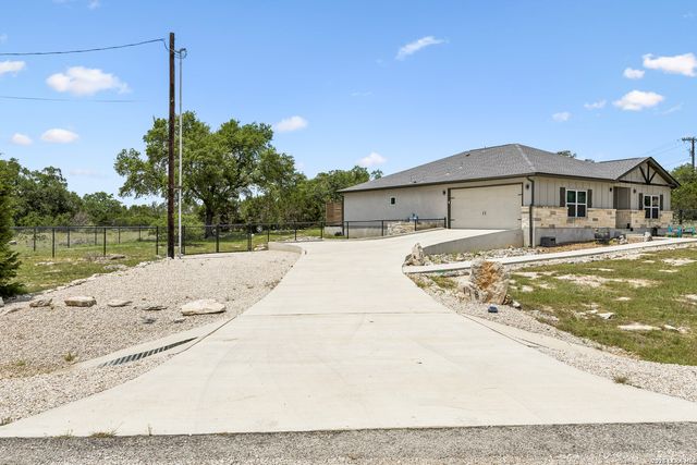 118 Red Tail Cv, Spring Branch, TX 78070