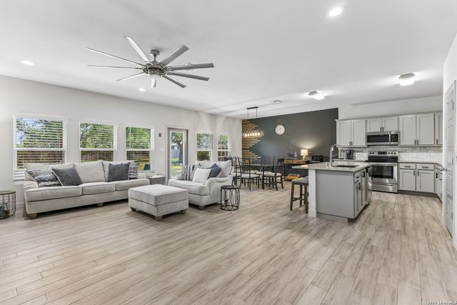 118 Red Tail Cv, Spring Branch, TX 78070