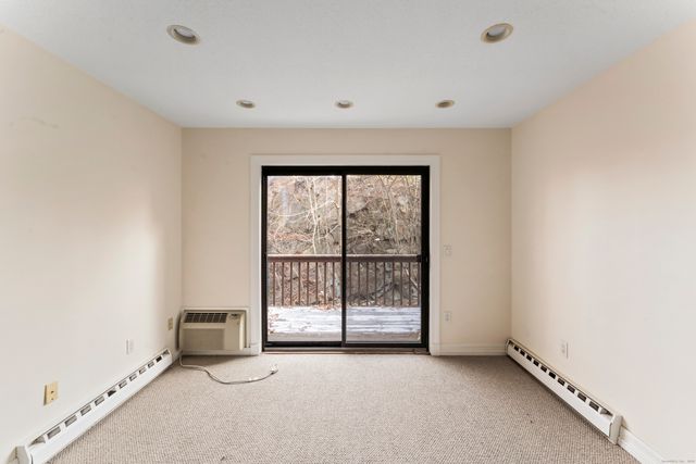 1 Fairfield Avenue C4, Danbury, CT 06810