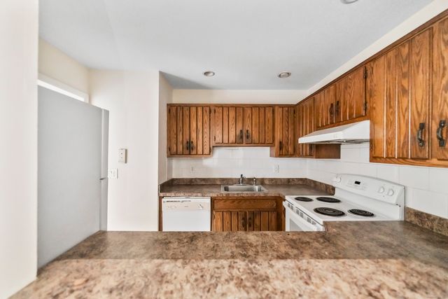 1 Fairfield Avenue C4, Danbury, CT 06810