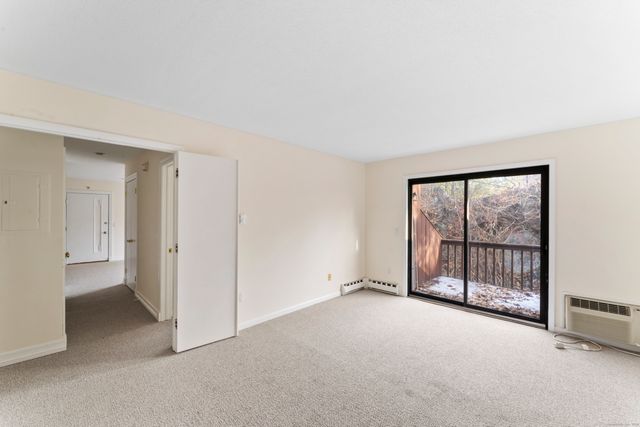 1 Fairfield Avenue C4, Danbury, CT 06810