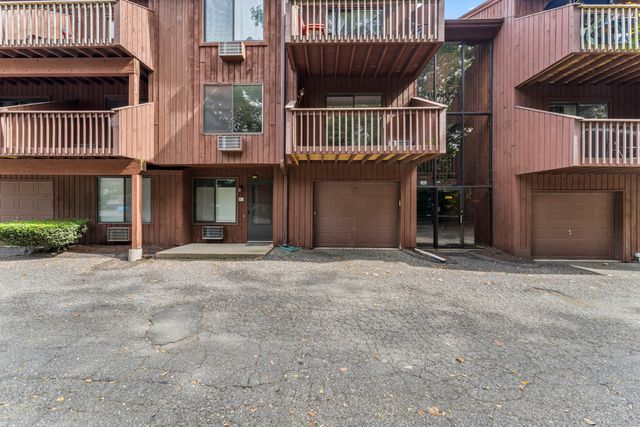 1 Fairfield Avenue C4, Danbury, CT 06810