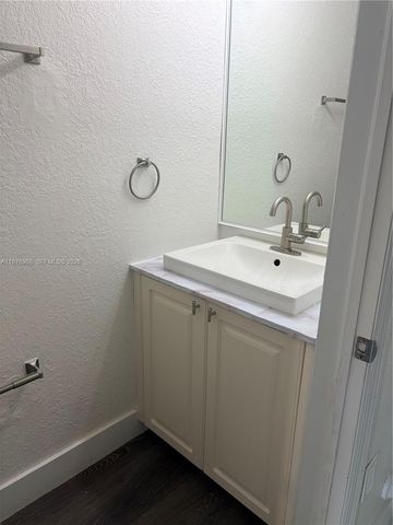 17046 SW 137th Pl 17046, Miami, FL 33177