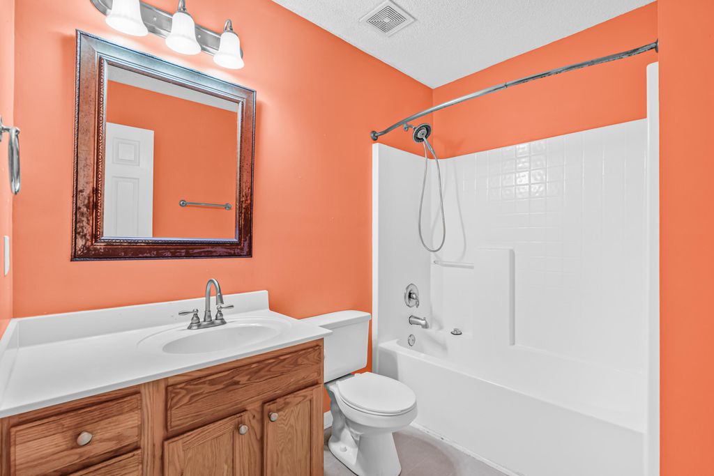 Image 15 of property listing at 129 Ducane Street, Summerville, SC 29483