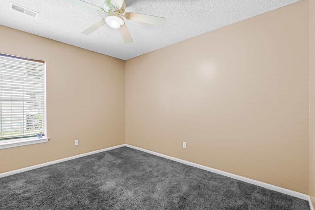 Image 17 of property listing at 129 Ducane Street, Summerville, SC 29483