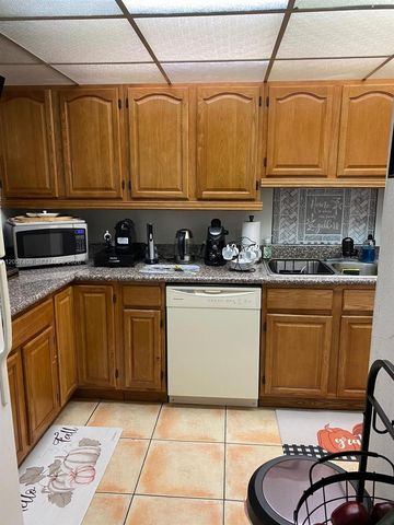 10000 NW 80th Court 2357, Hialeah Gardens, FL 33016