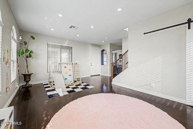 2009 W Nadine Way, Phoenix, AZ 85085