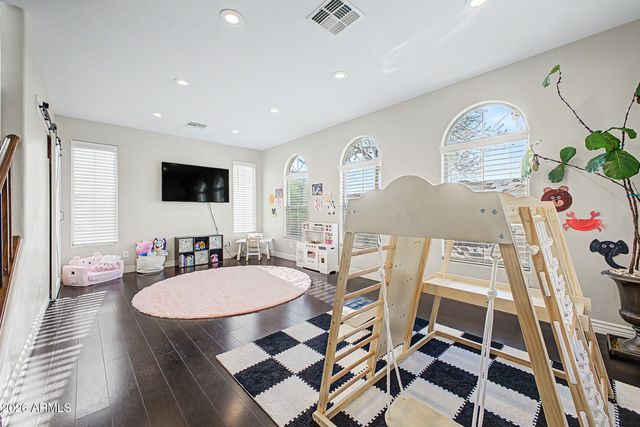 2009 W Nadine Way, Phoenix, AZ 85085